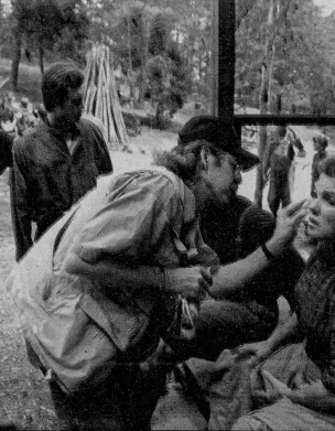 Tyne Daly receiving makeup