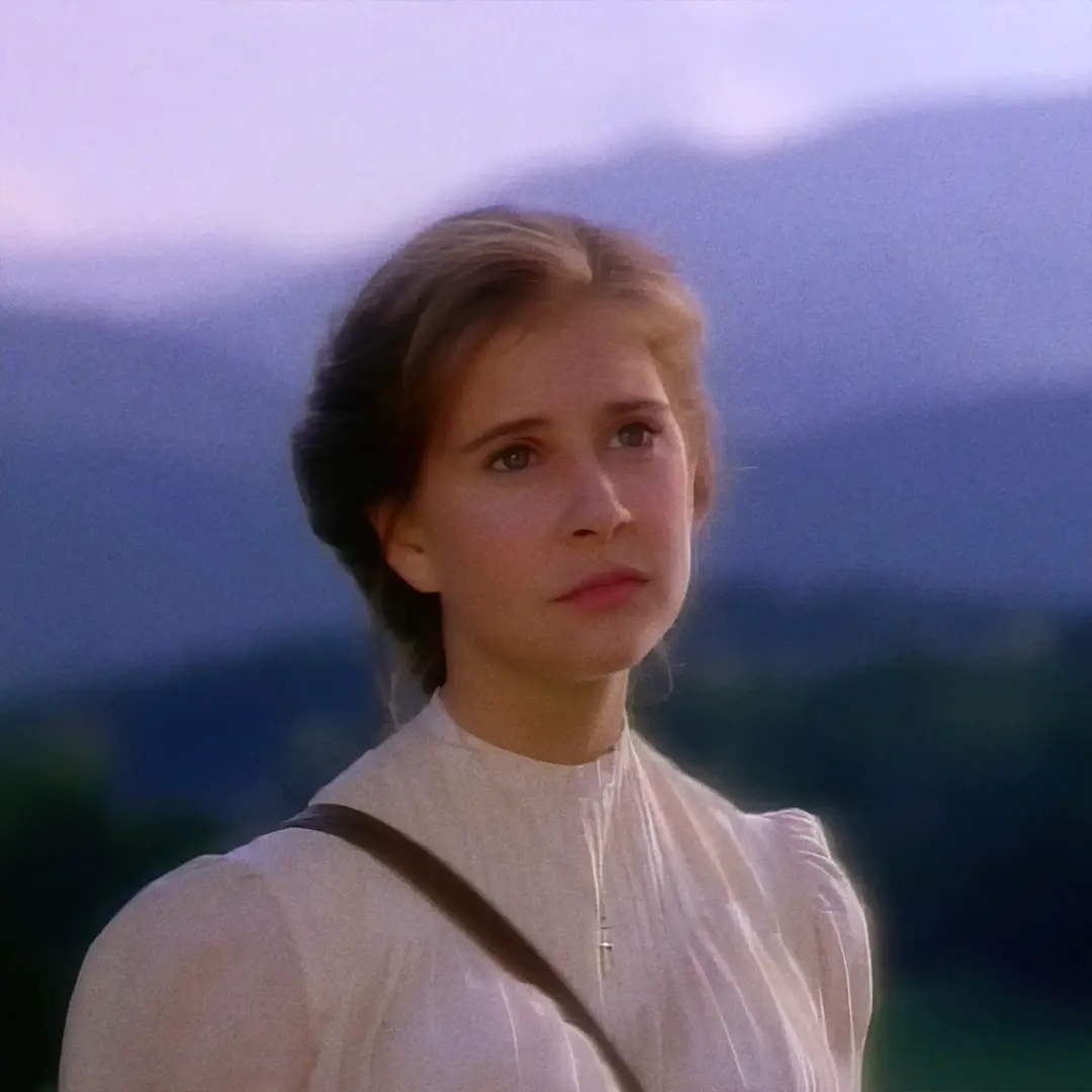 Kellie Martin as Christy Huddleston in the Pilot episode