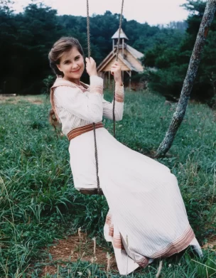 Kellie Martin as Christy Huddleston in Christy