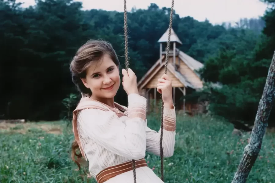 Kellie Martin on swing